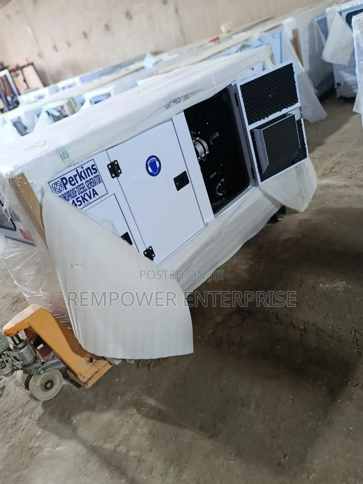 || Original 45kva Perkins Soundproof Generator With Turbocharger