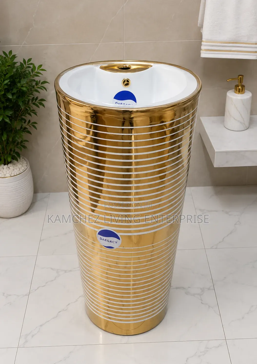 Luxury Gold Stripe Standing Wash Hand Basin – Premium Bathroom Design
