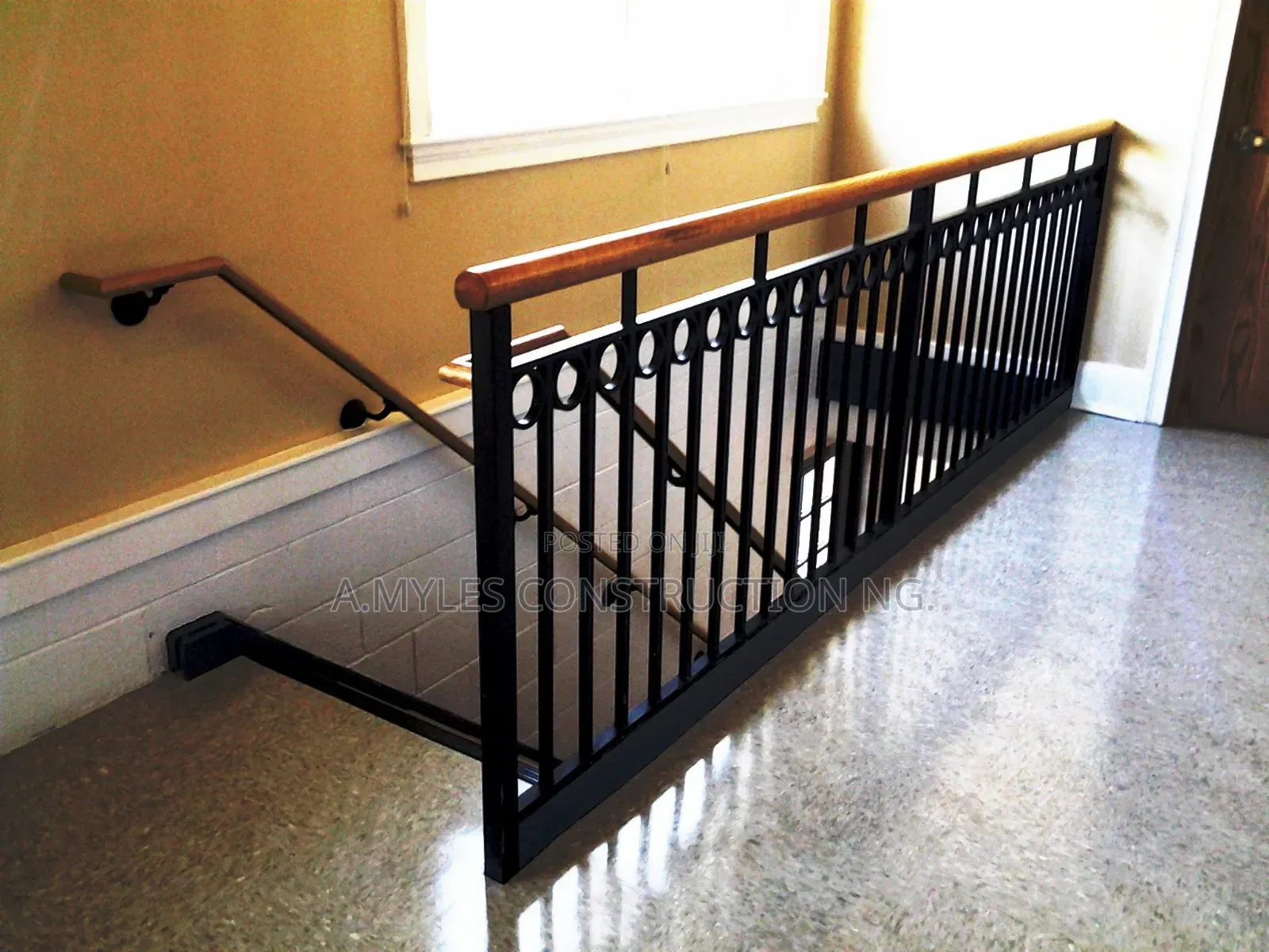 Ado Rails Wooden Top