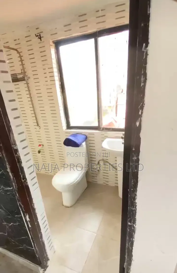 Studio Apartment in Lekki Phase 1 for rent