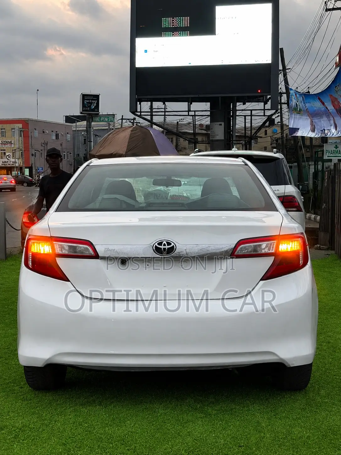 Toyota Camry SE 4dr Sedan (2.5L 4cyl 6A) 2012 White