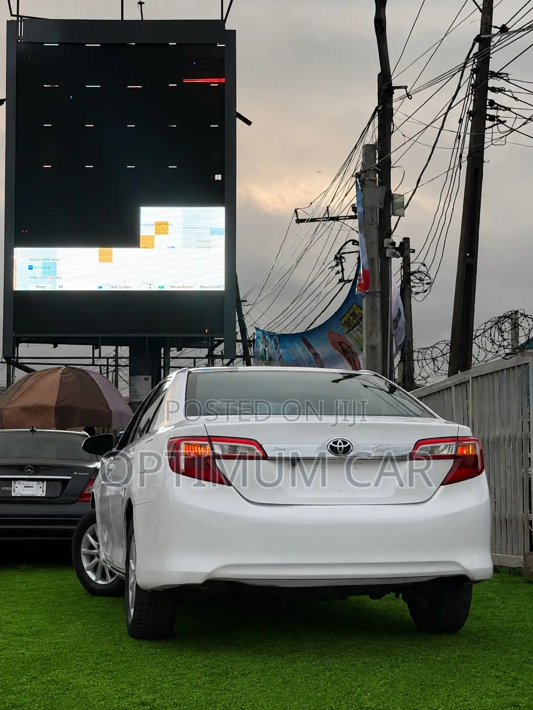 Toyota Camry SE 4dr Sedan (2.5L 4cyl 6A) 2012 White