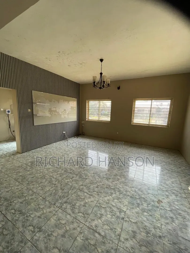 4bdrm Duplex in Orchid, Chevron for rent