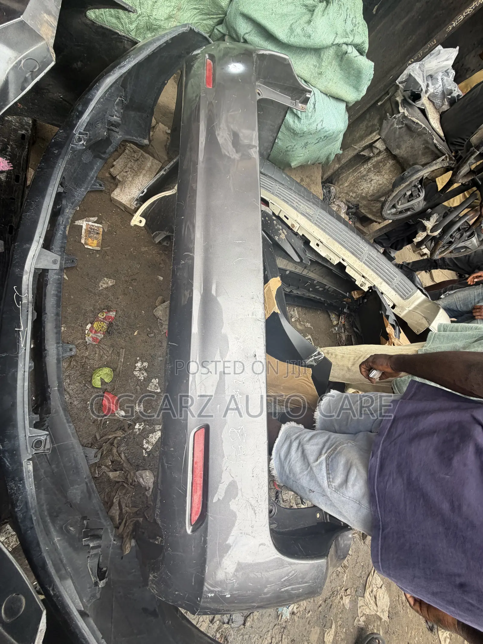 Complete Back Bumper Sienna 2012 / 2013 / 2015 / 2017 / 2018 Avail