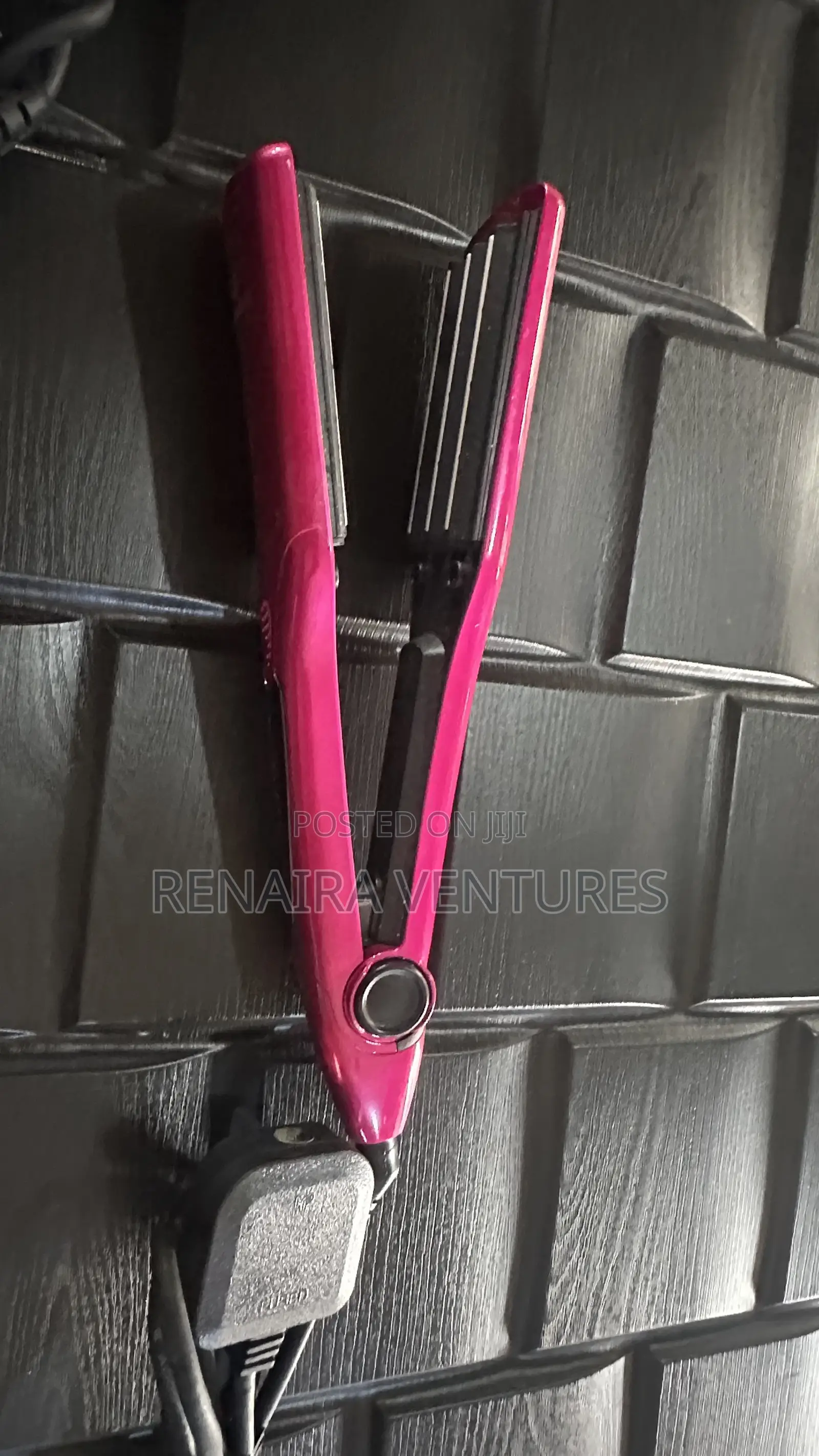Hair Straightener — Neat, Good Condition