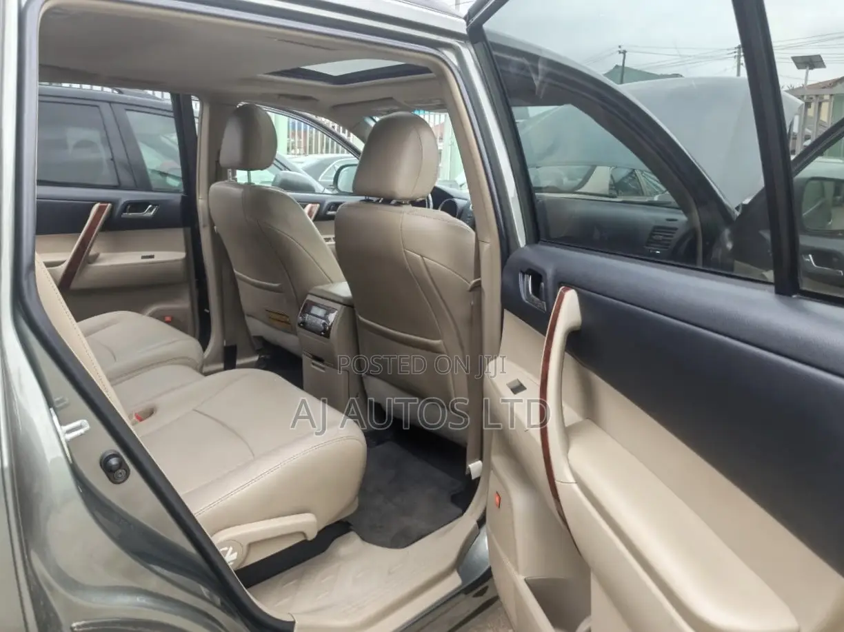 Toyota Highlander Limited 2011 Green