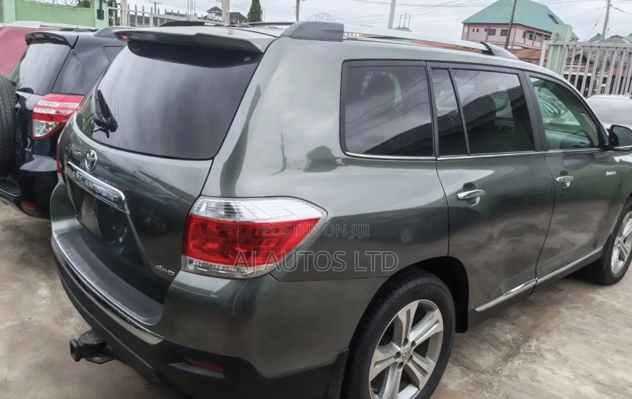 Toyota Highlander Limited 2011 Green