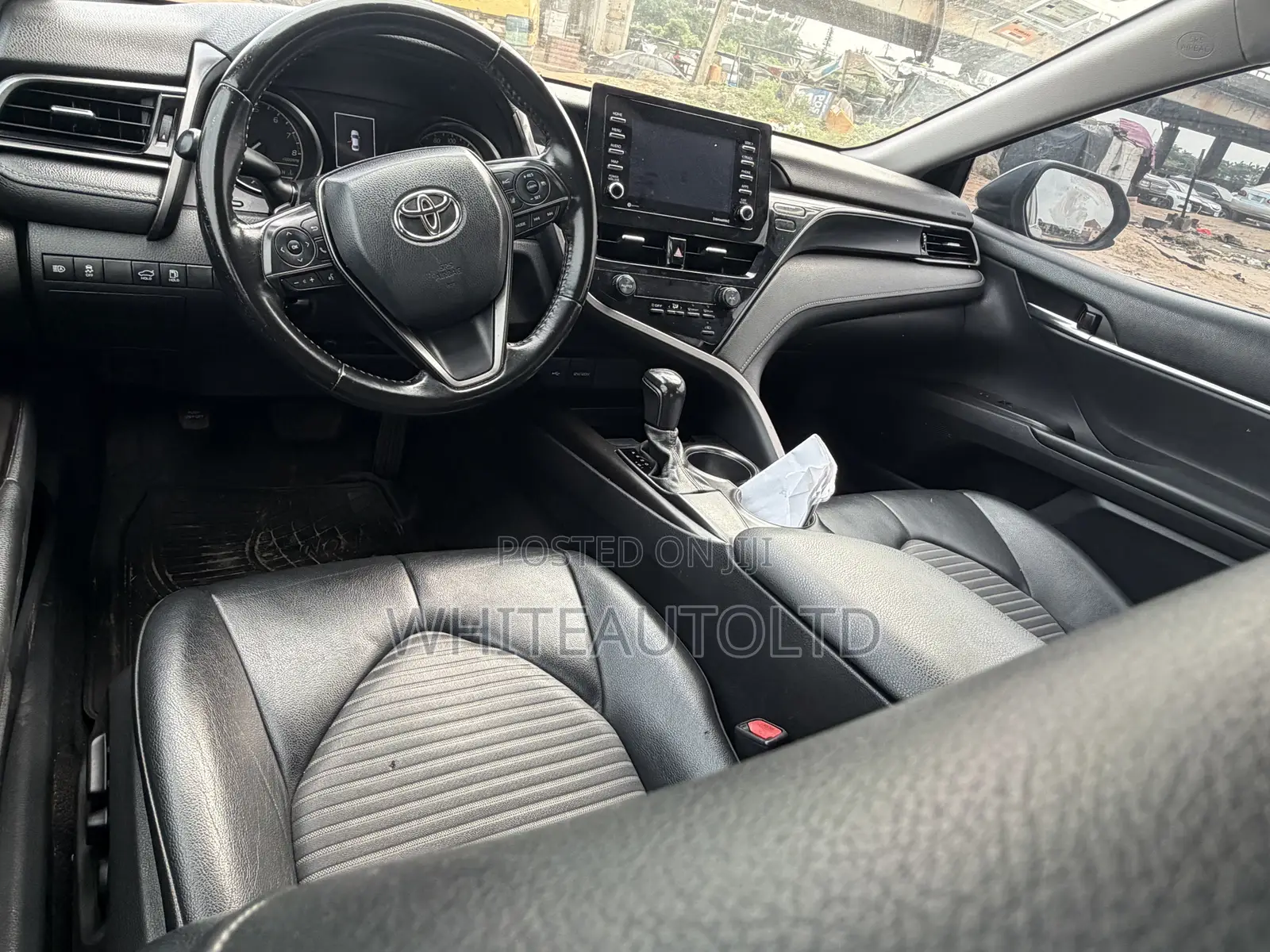 Toyota Camry SE 2021 Gray