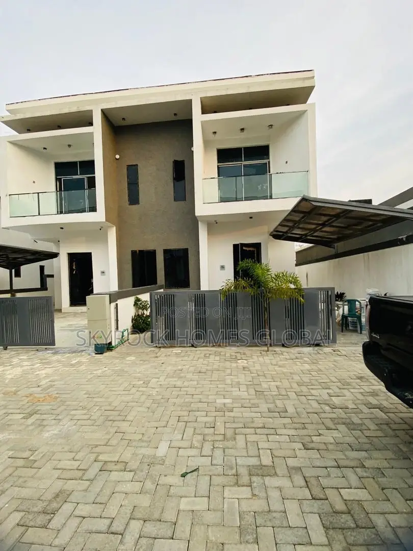 4bdrm Duplex in Chevron for rent