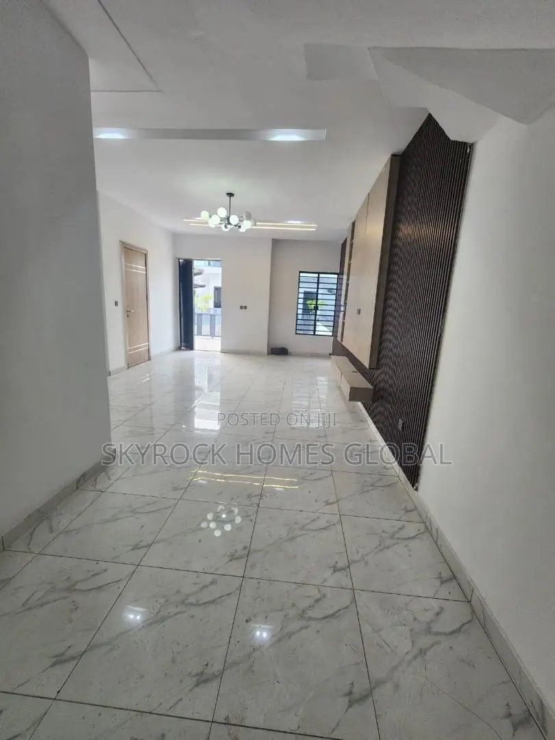 4bdrm Duplex in Chevron for rent