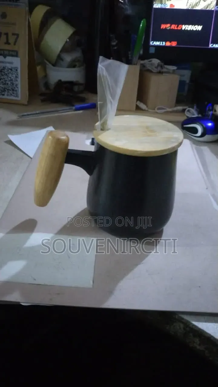 Ceramic Mug With Wooden Handle and Cover