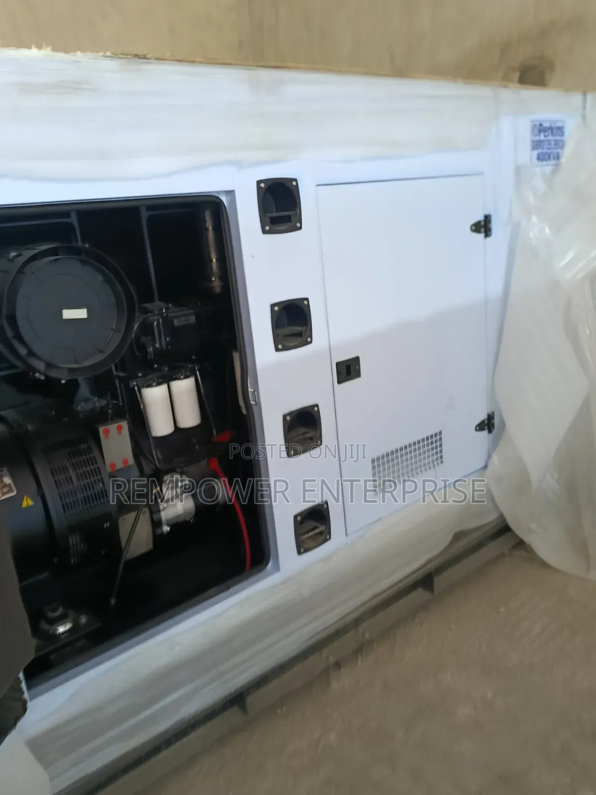 Original Perkins 400kva Soundproof Generator