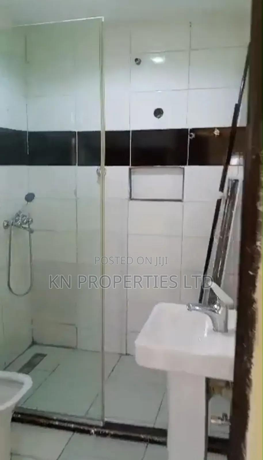1bdrm Bedsitter in Area 1 for rent