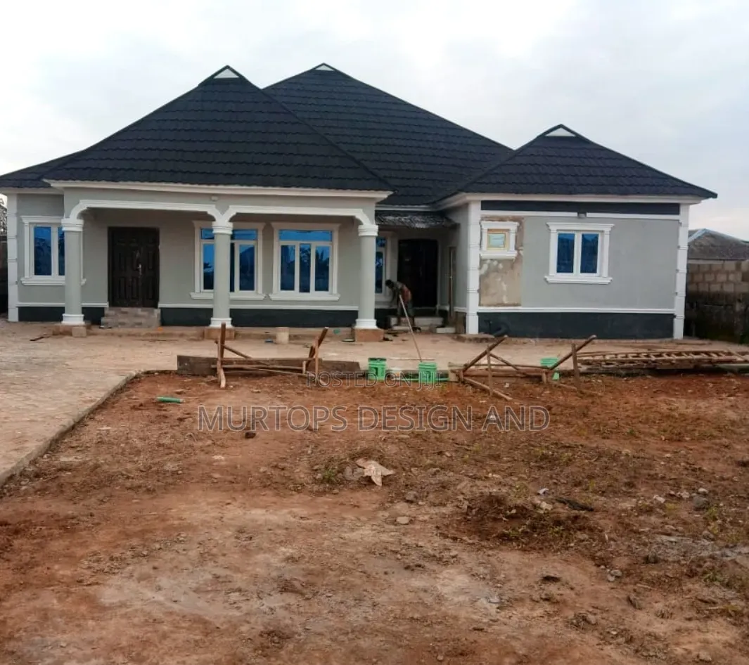 5bdrm Bungalow in Ijede / Ikorodu for sale