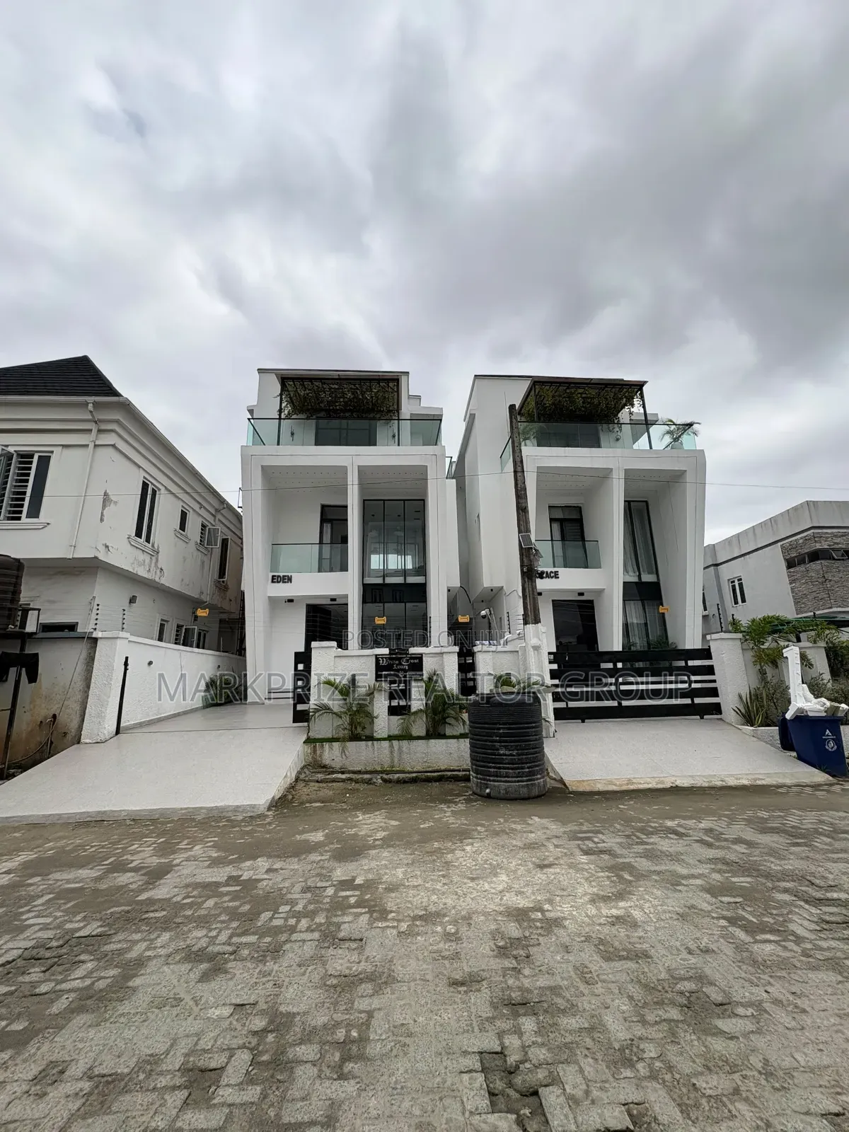 5bdrm Duplex in Lekki Conservative for sale
