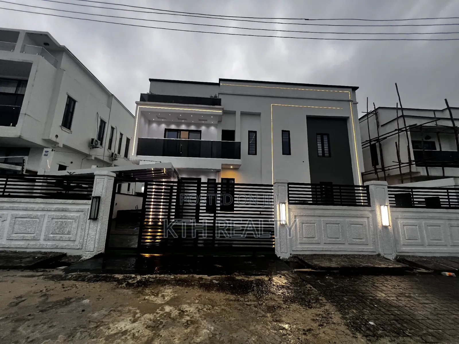 4bdrm Duplex in Lekki Palm City, Ado / Ajah for sale