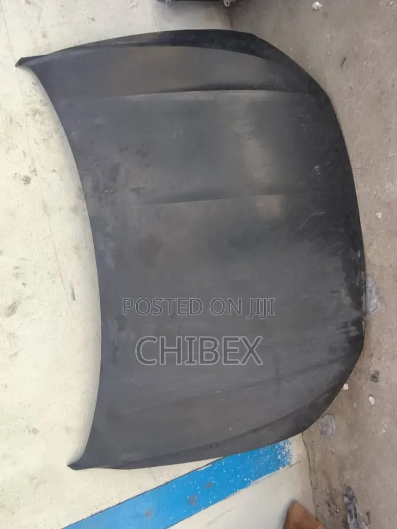 Bonnet Volkswagen Passat SE. 2016