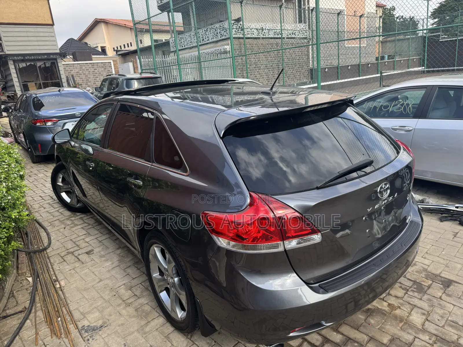 Toyota Venza V6 AWD 2010 Gray