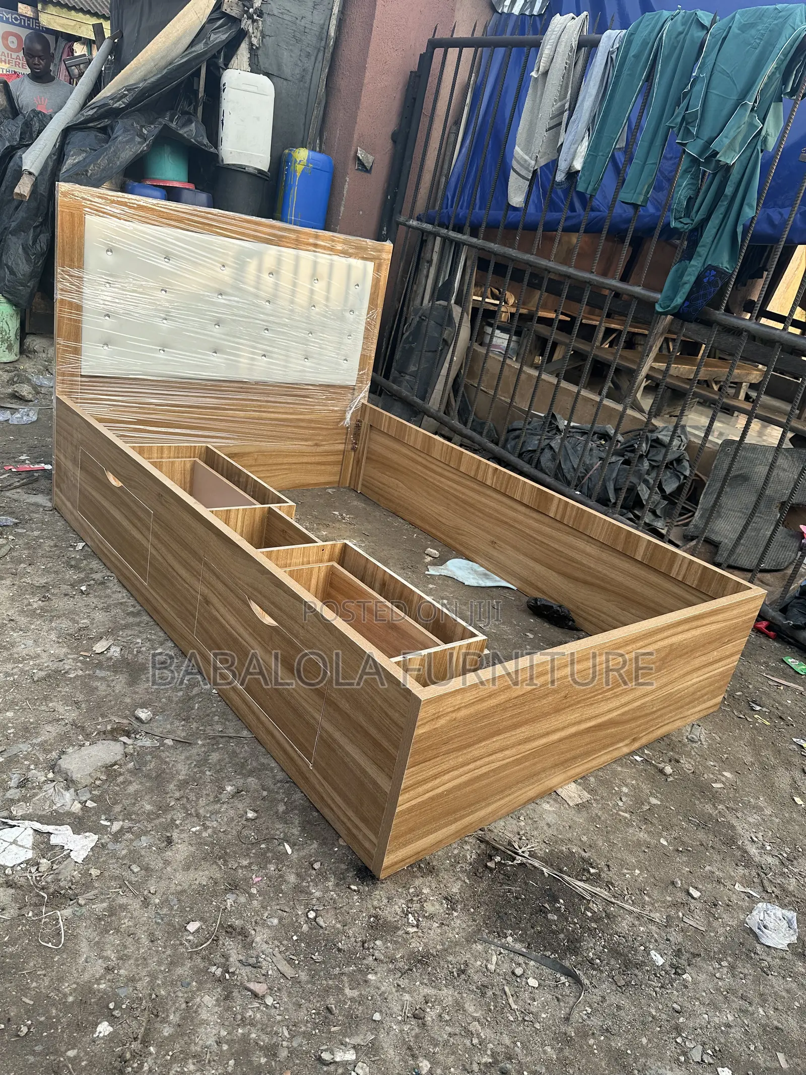 4 by 6 Feet Bed Frame With Inner Storage