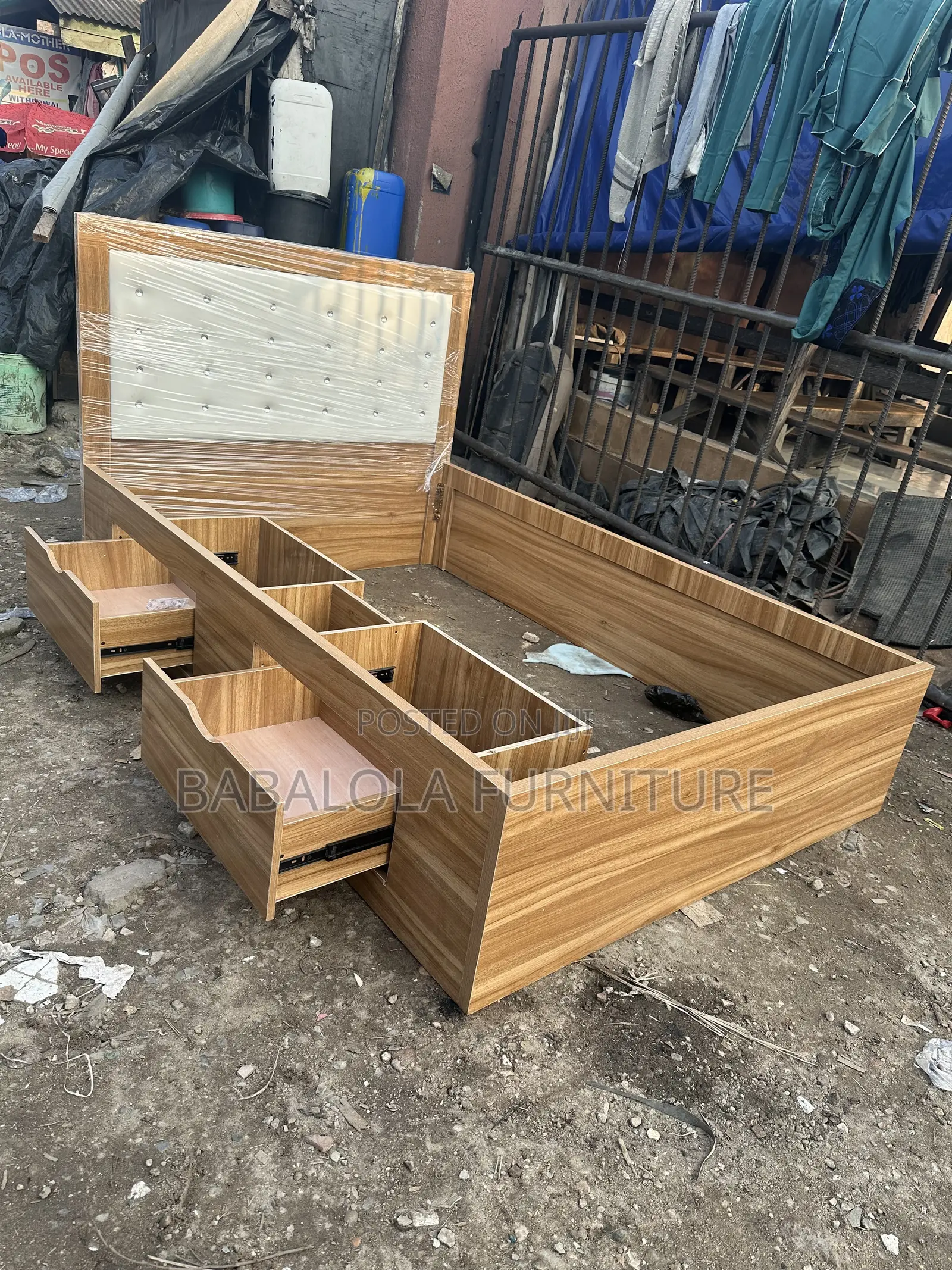 4 by 6 Feet Bed Frame With Inner Storage