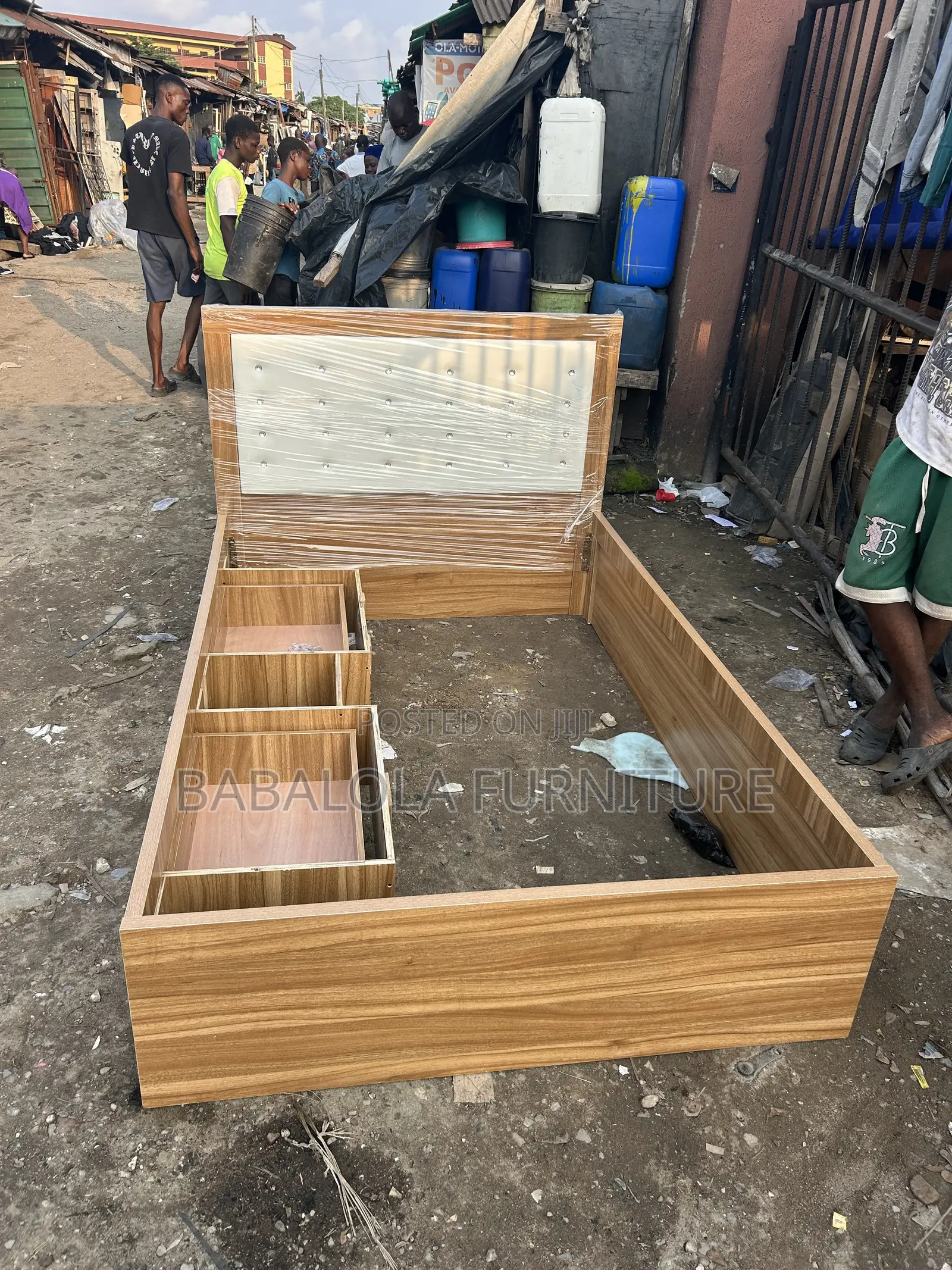 4 by 6 Feet Bed Frame With Inner Storage