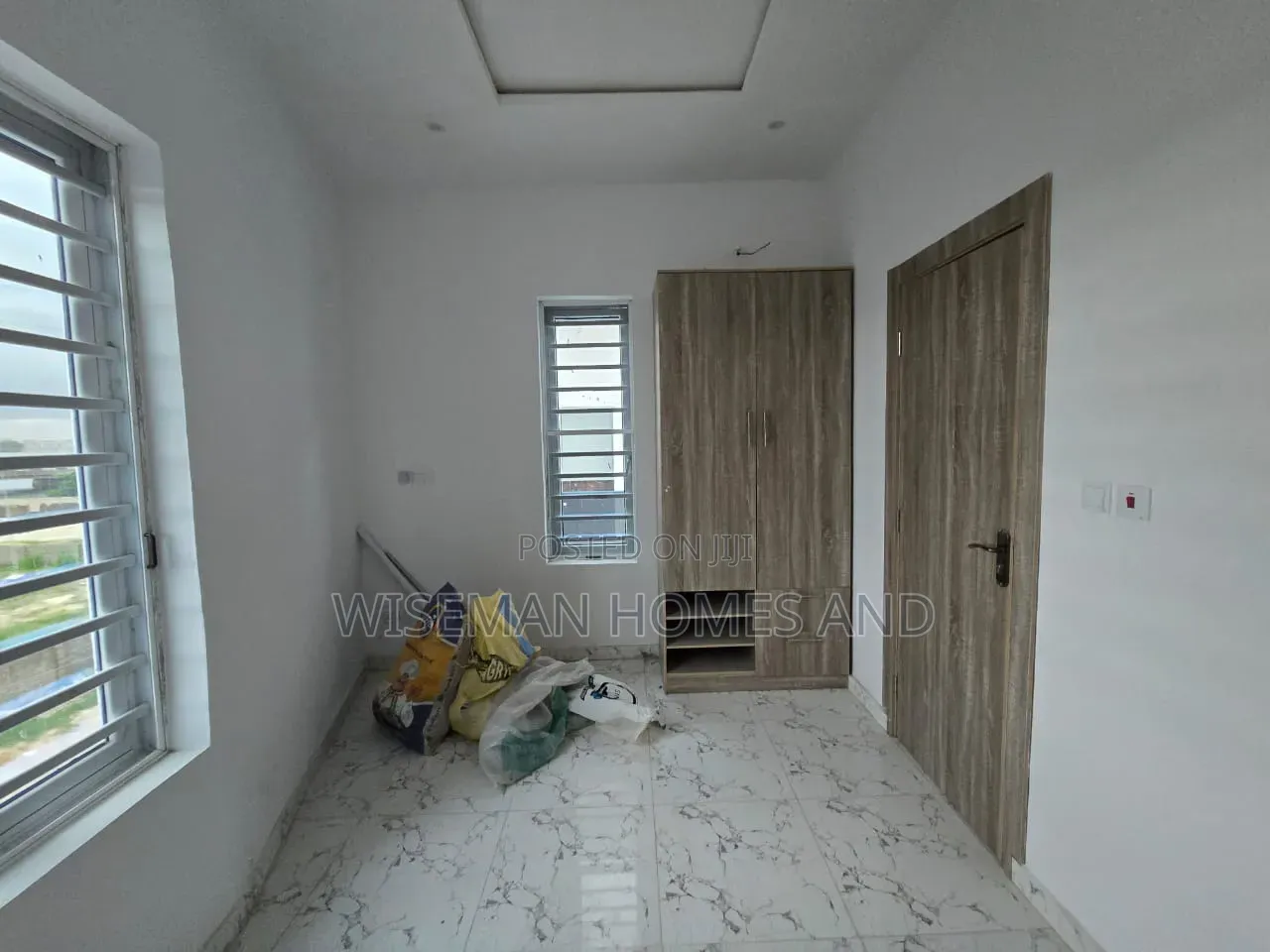 2bdrm Apartment in Lekki Phase 1 for rent