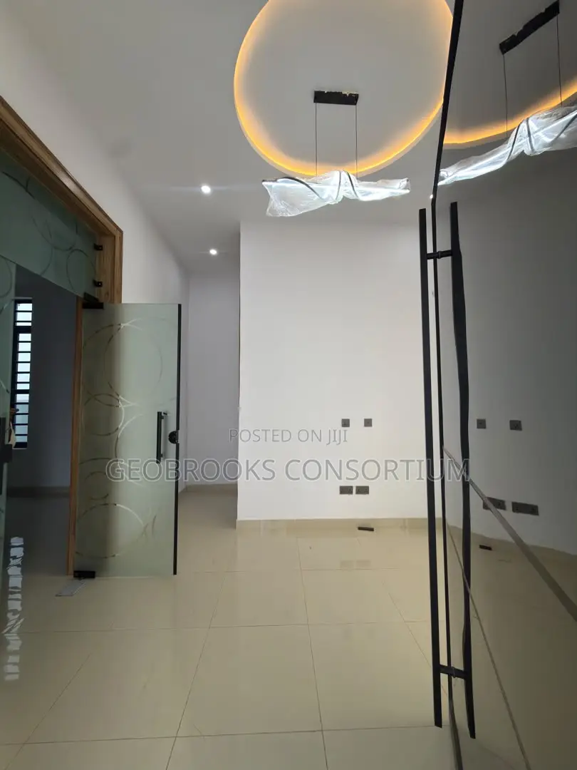 4bdrm Duplex in Okebadan Estate, Akobo for sale