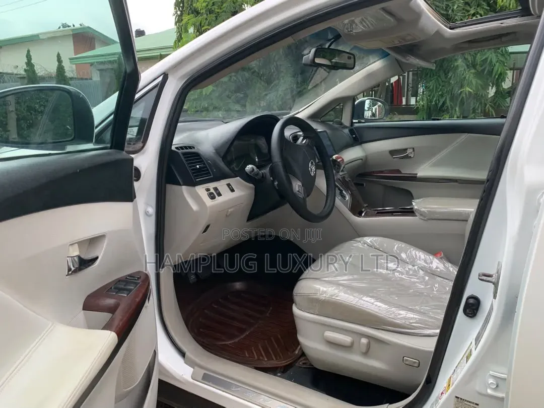 Toyota Venza 2011 White