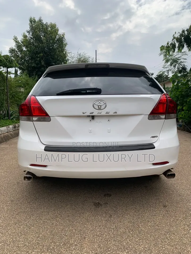 Toyota Venza 2011 White