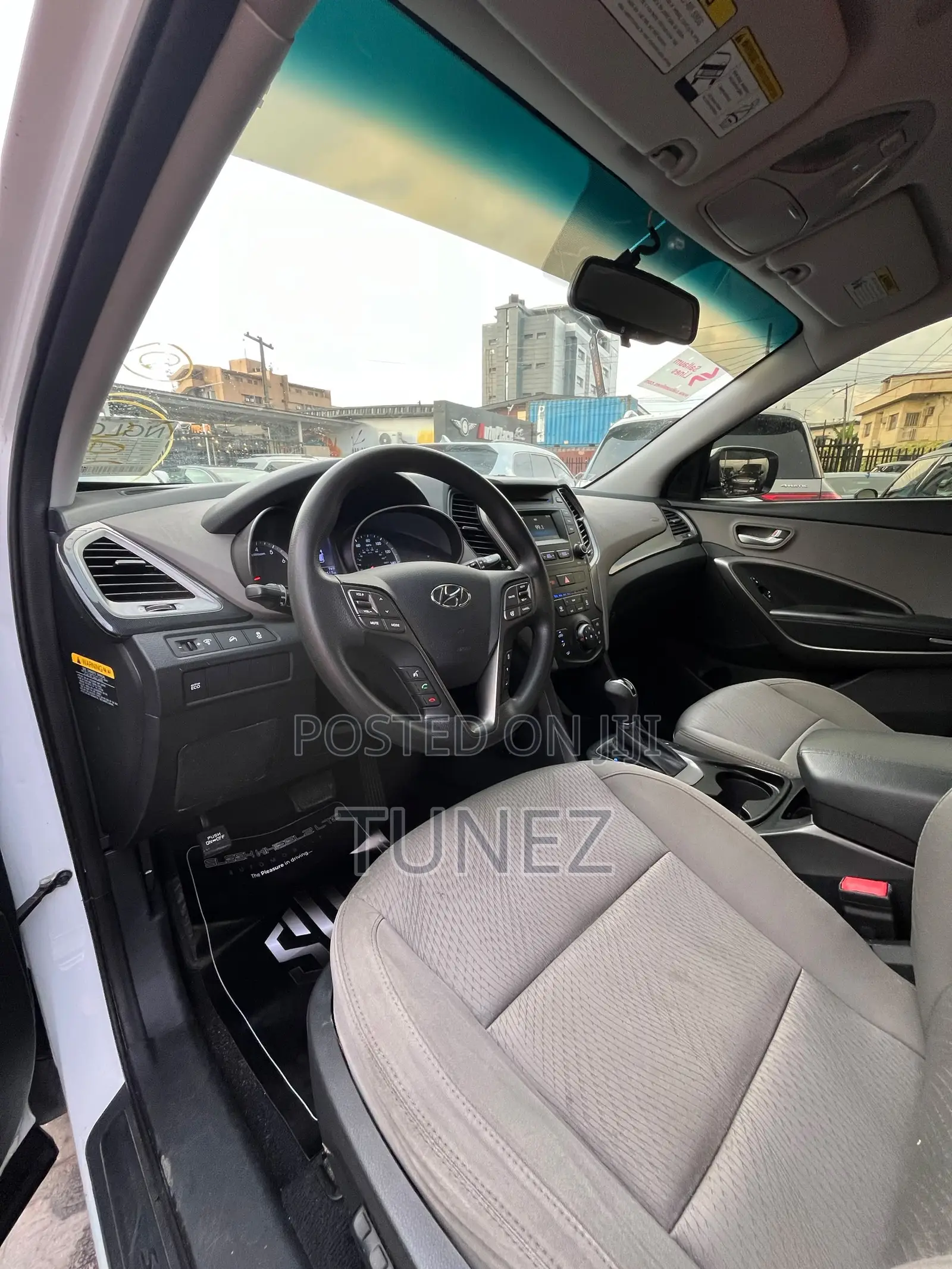 Hyundai Santa Fe GLS 4dr SUV AWD (3.3L 6cyl 6A) 2015 White