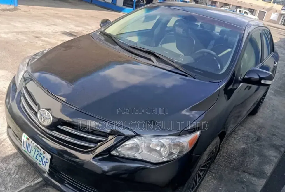 Toyota Corolla 2010 Gray