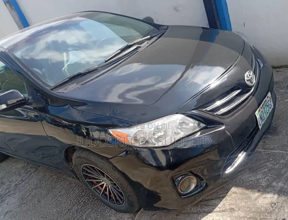 Toyota Corolla 2010 Gray