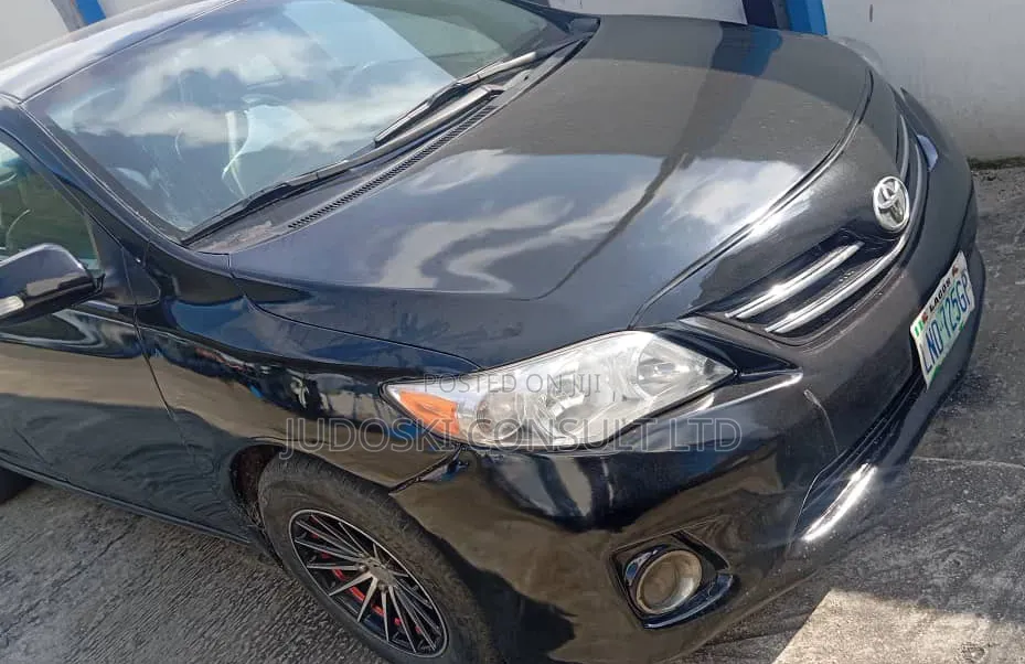 Toyota Corolla 2010 Gray