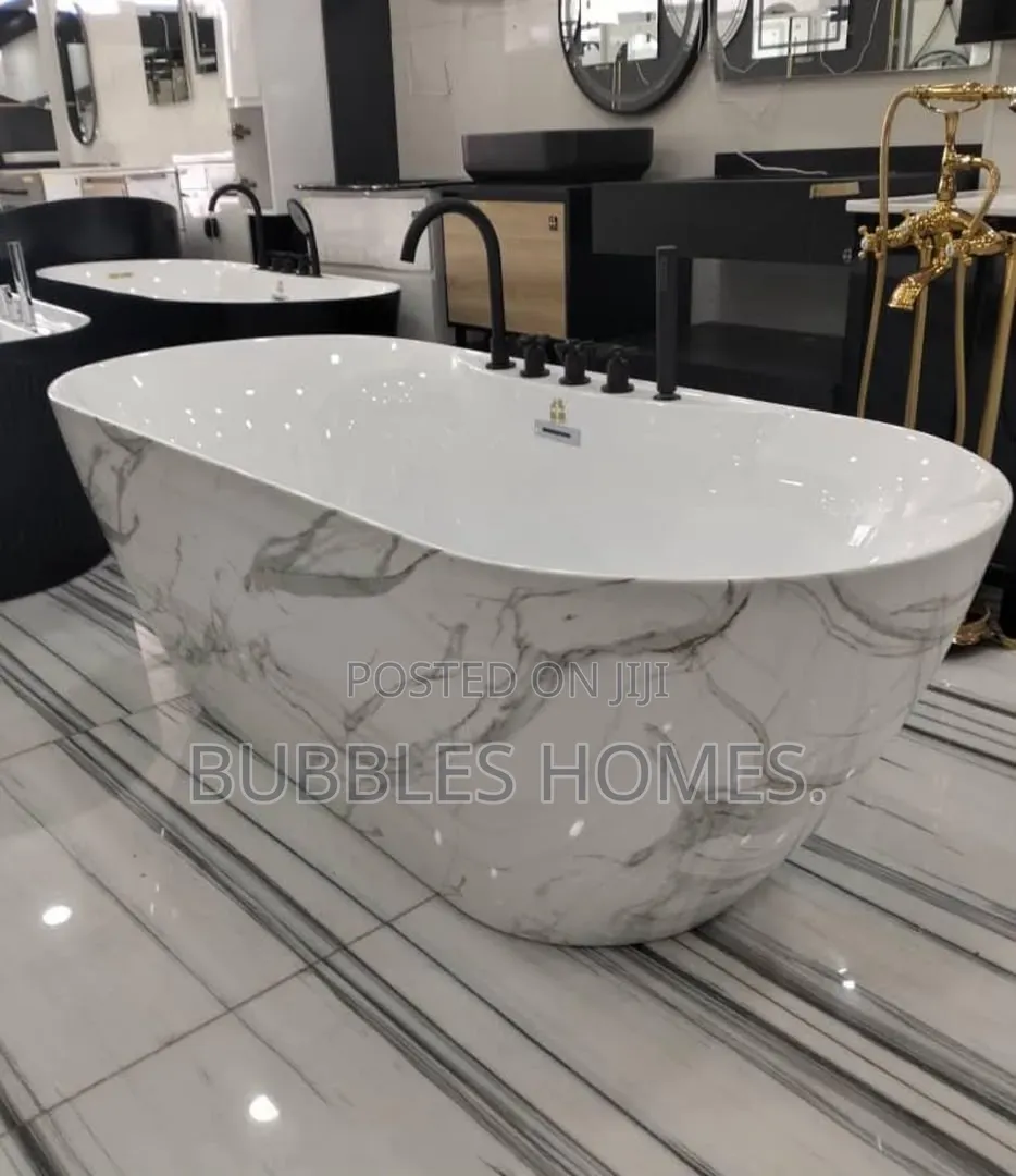 Bathtub With Mixer