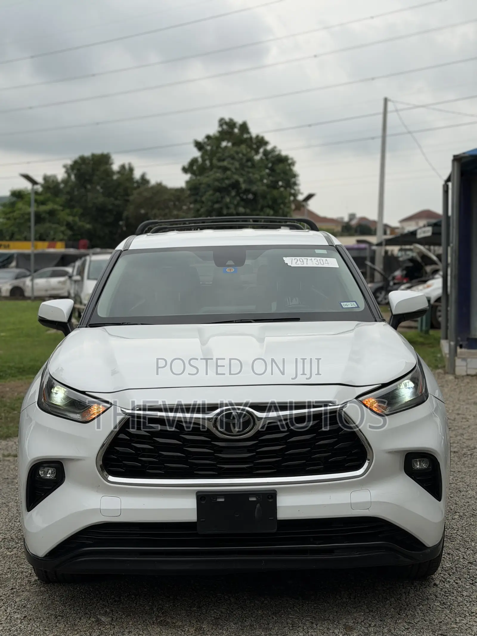 Toyota Highlander LE 2022 White