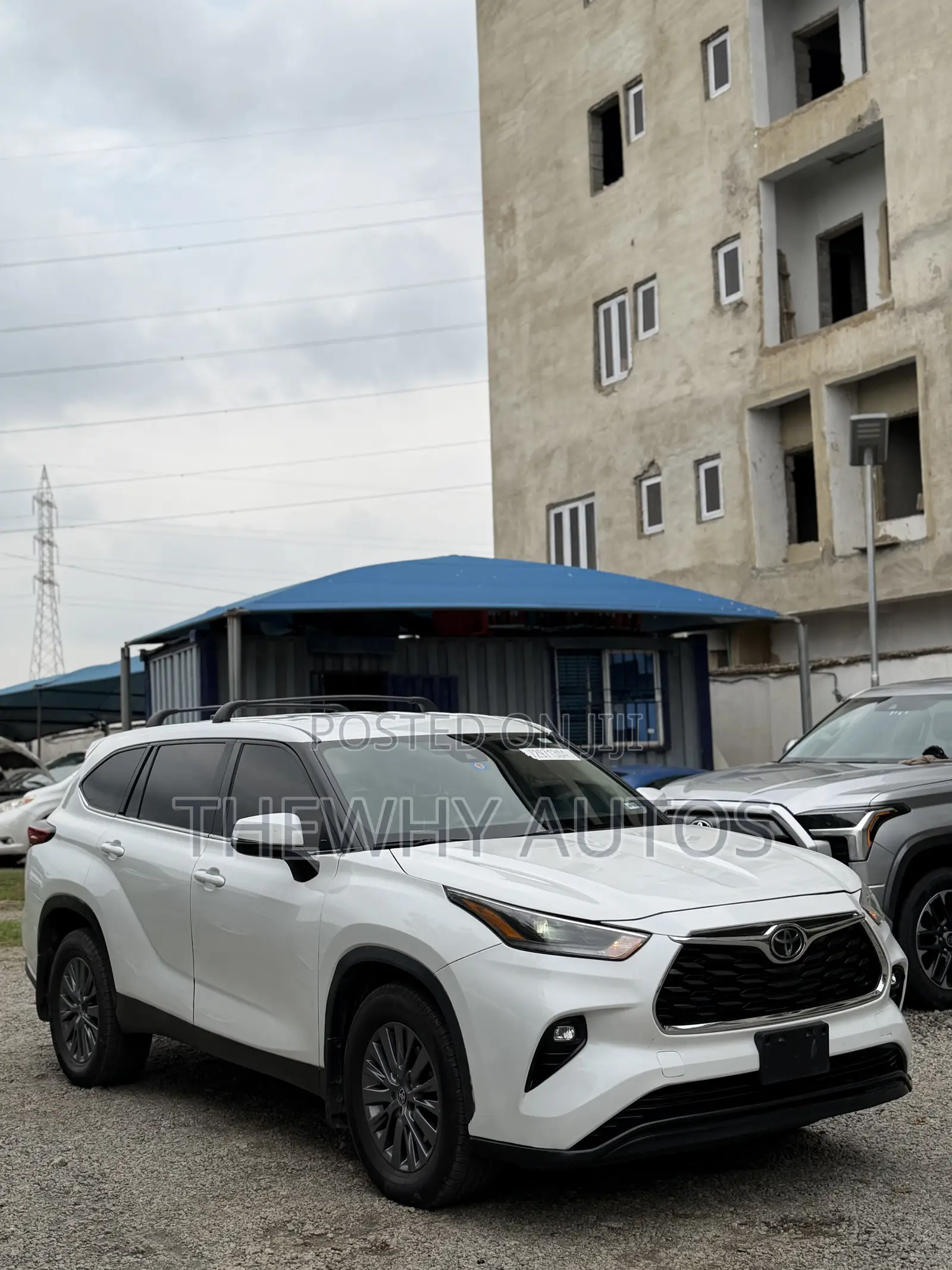 Toyota Highlander LE 2022 White