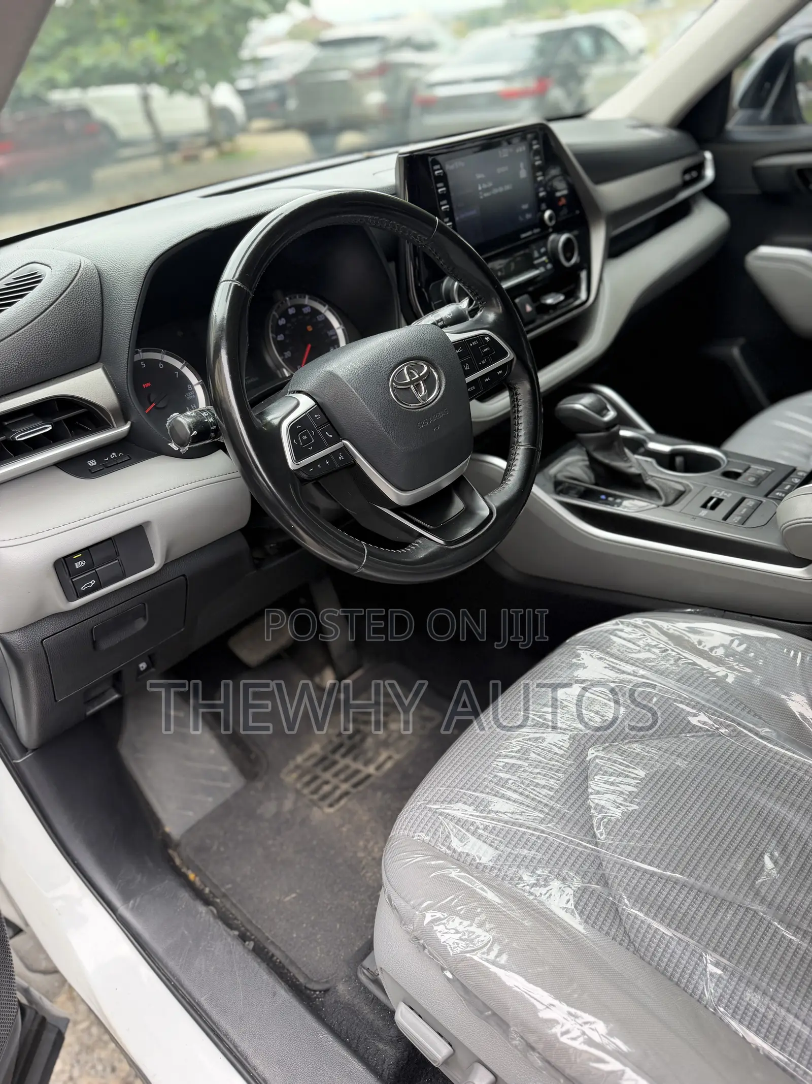 Toyota Highlander LE 2022 White