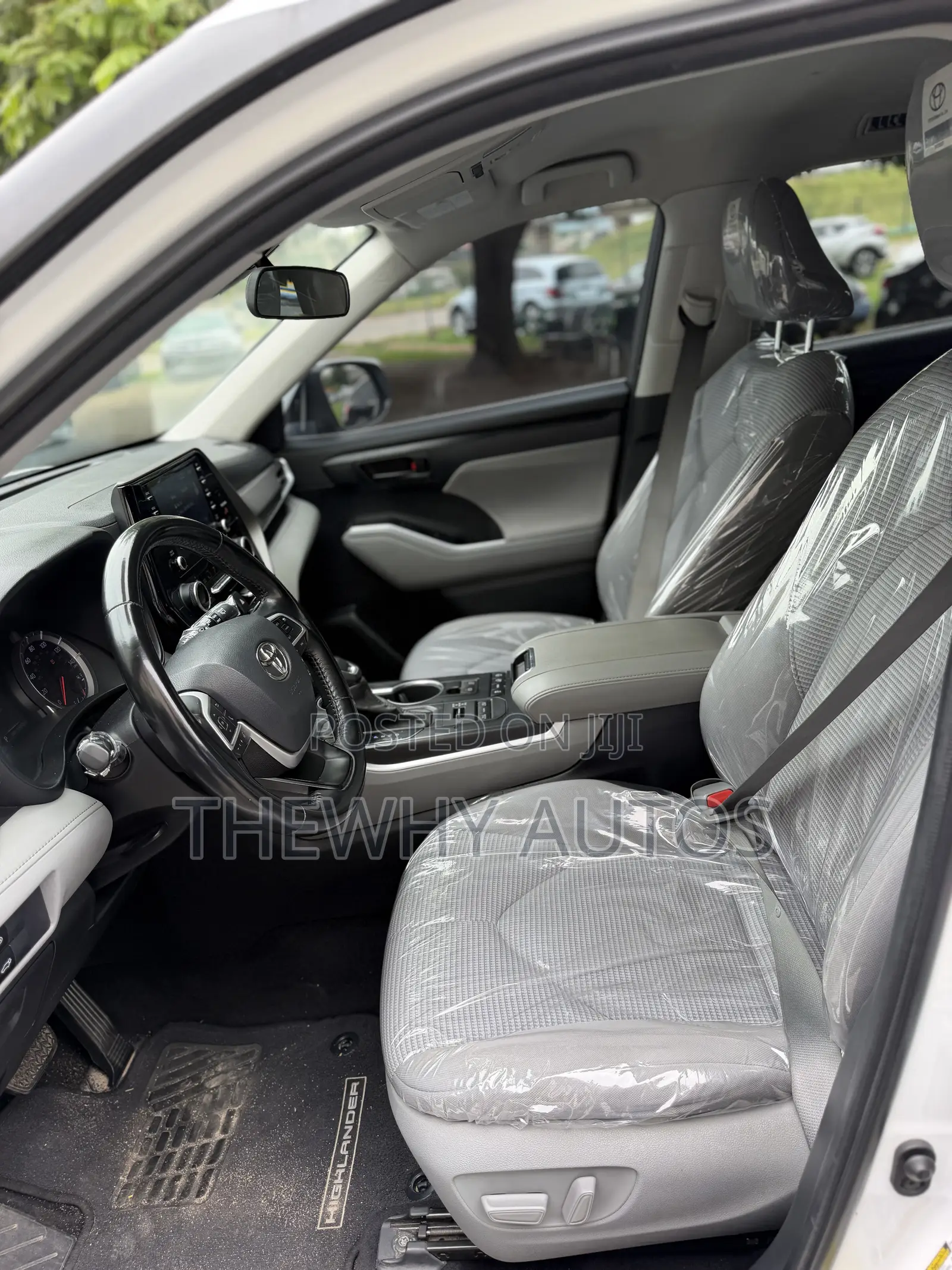 Toyota Highlander LE 2022 White