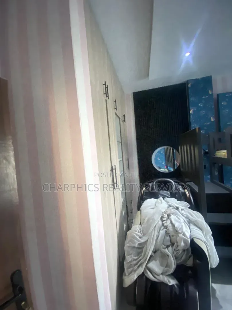 3bdrm Apartment in Lekki Phase 1 for rent