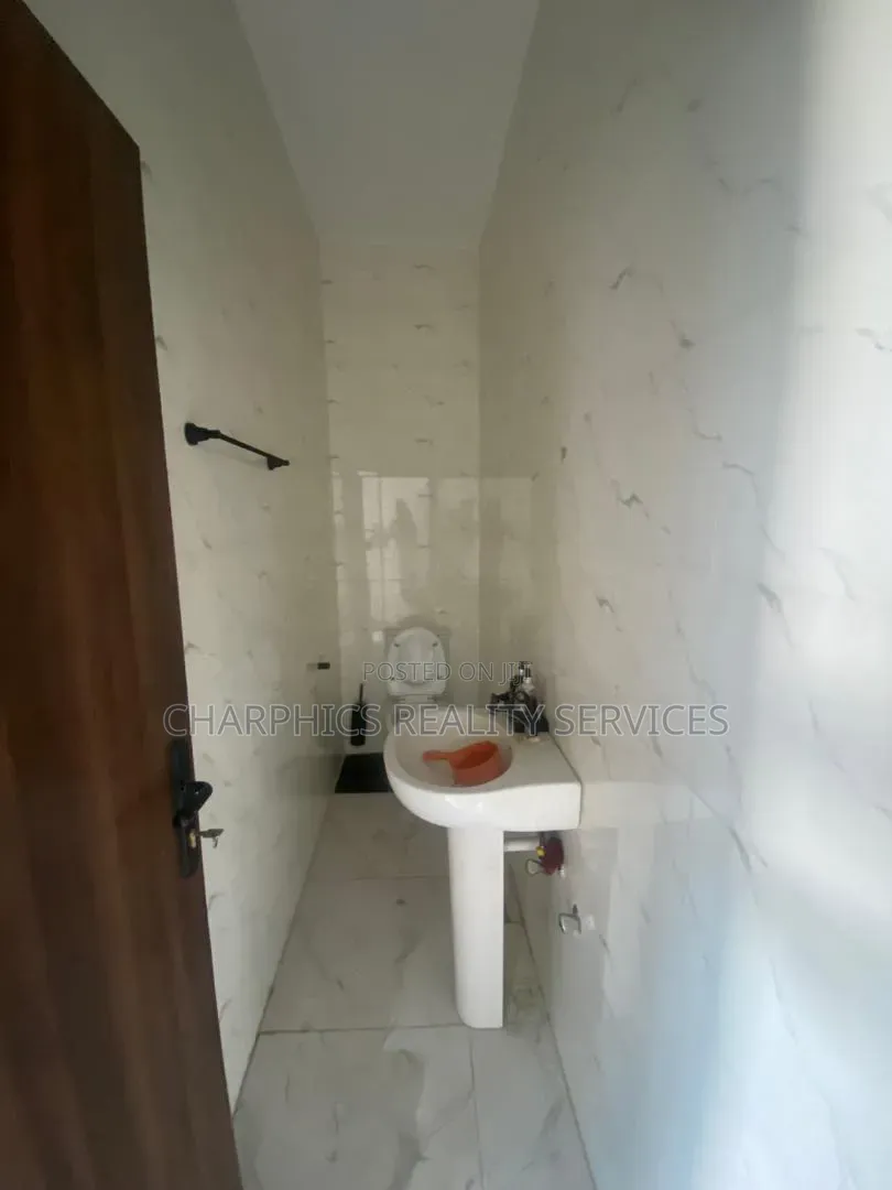 3bdrm Apartment in Lekki Phase 1 for rent