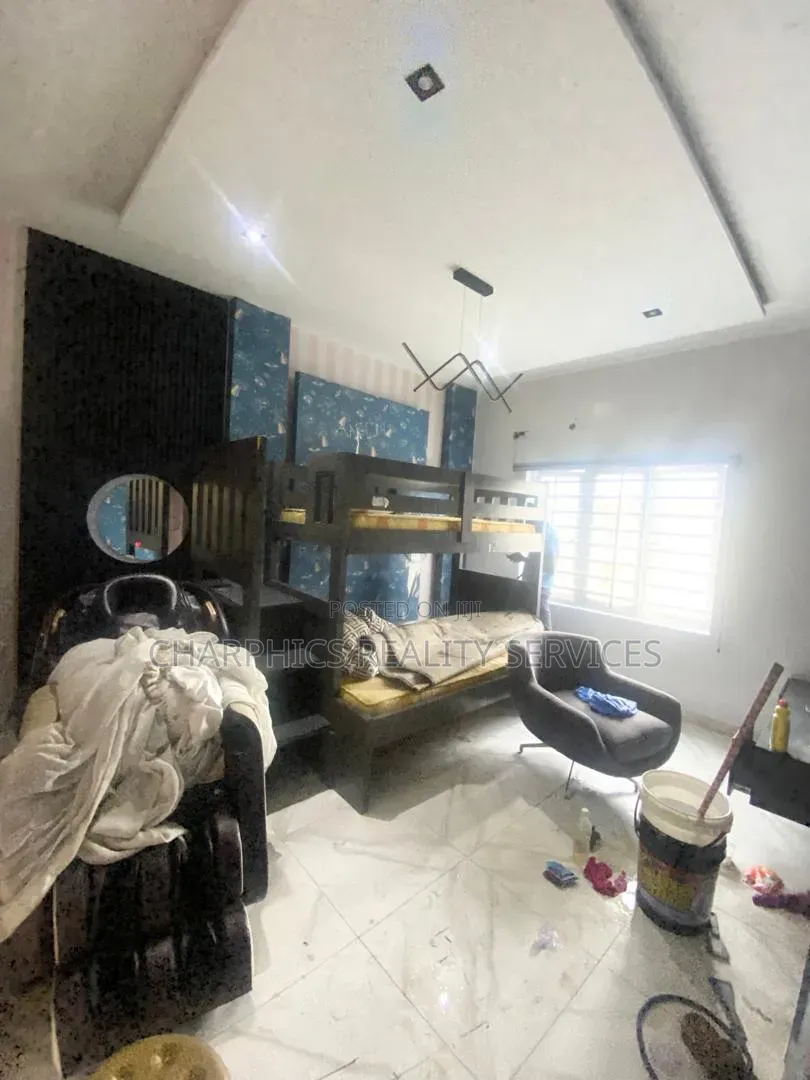 3bdrm Apartment in Lekki Phase 1 for rent
