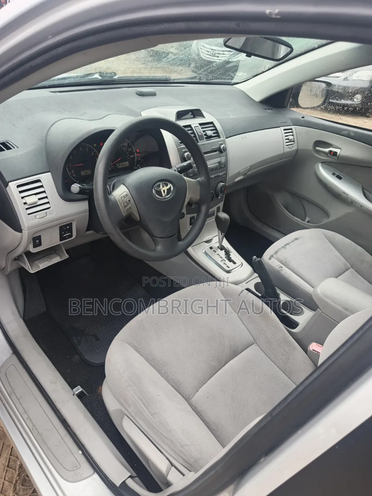Toyota Corolla 2011 Silver
