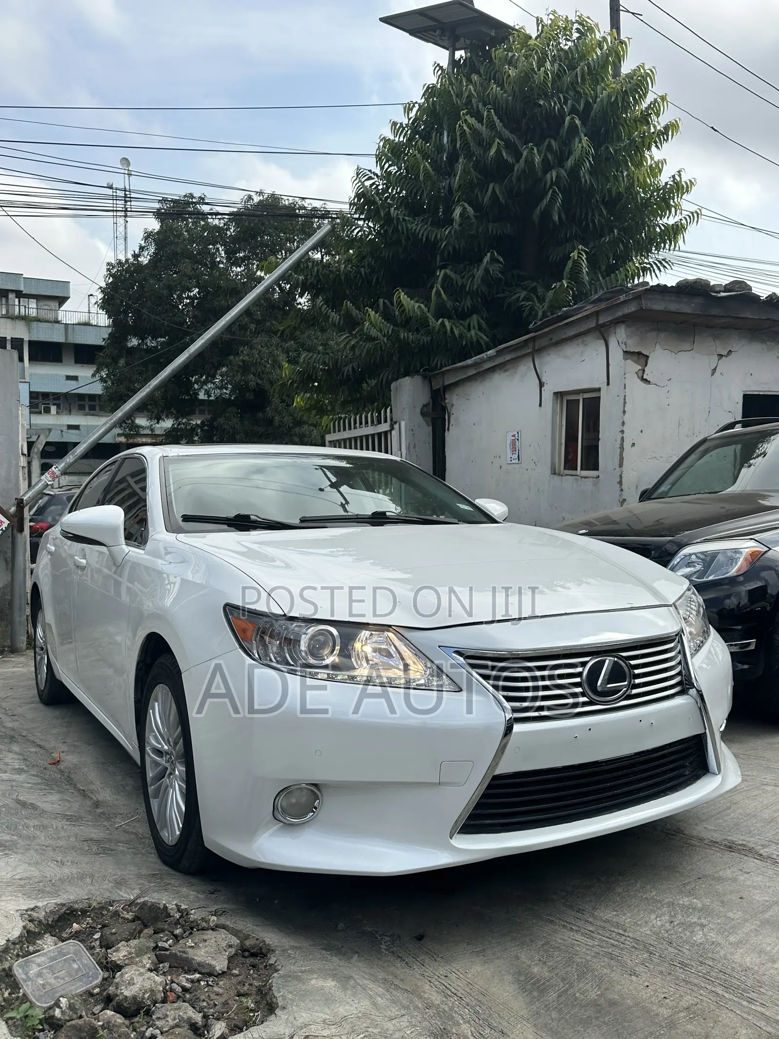 Lexus ES 350 FWD 2013 White