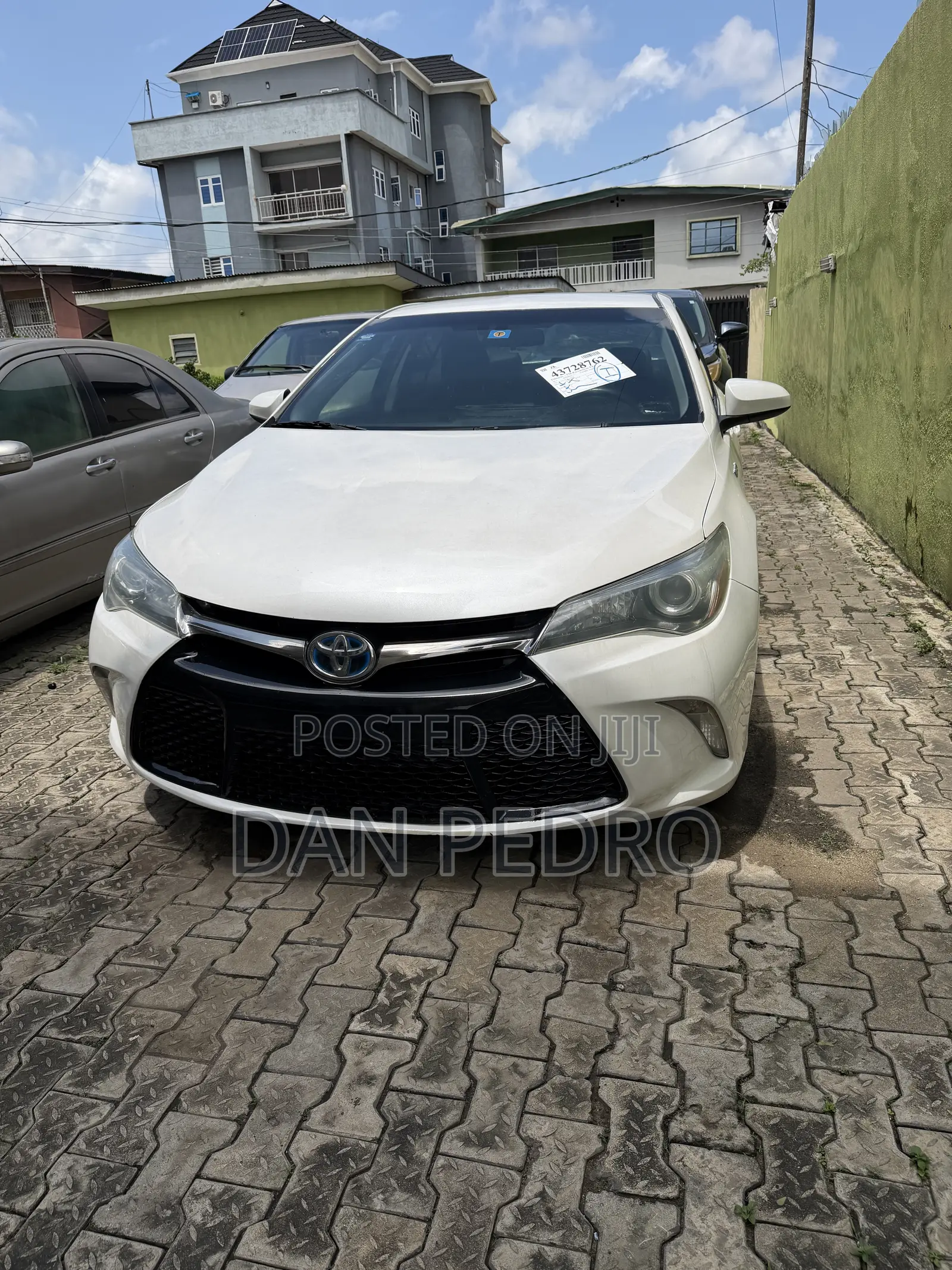 Toyota Camry SE 4dr Sedan (2.5L 4cyl 6A) 2015 White