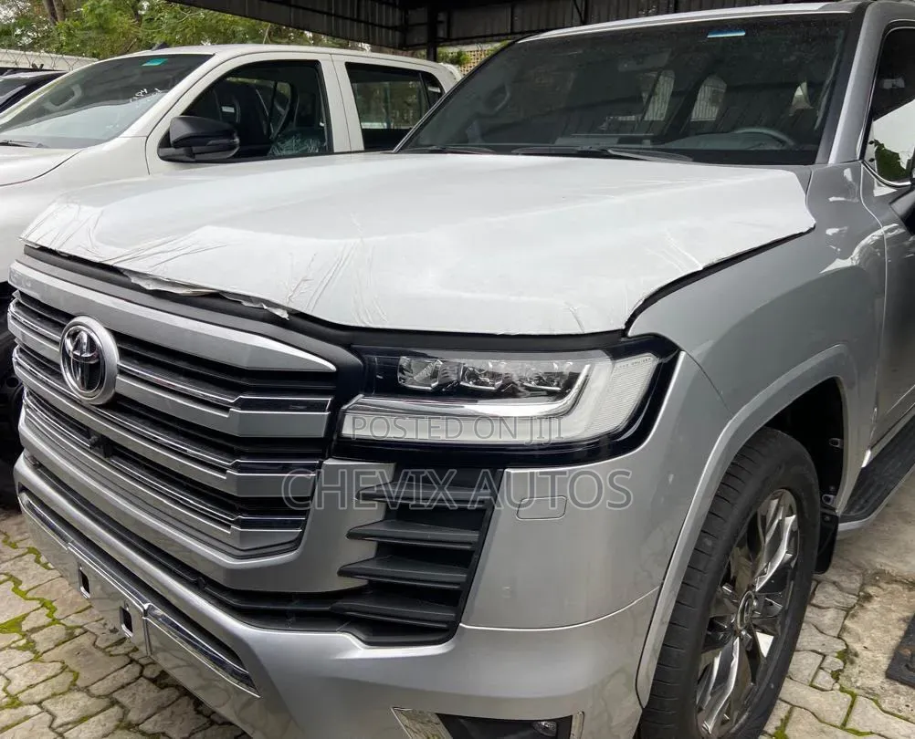 New Toyota Land Cruiser 2025 Silver