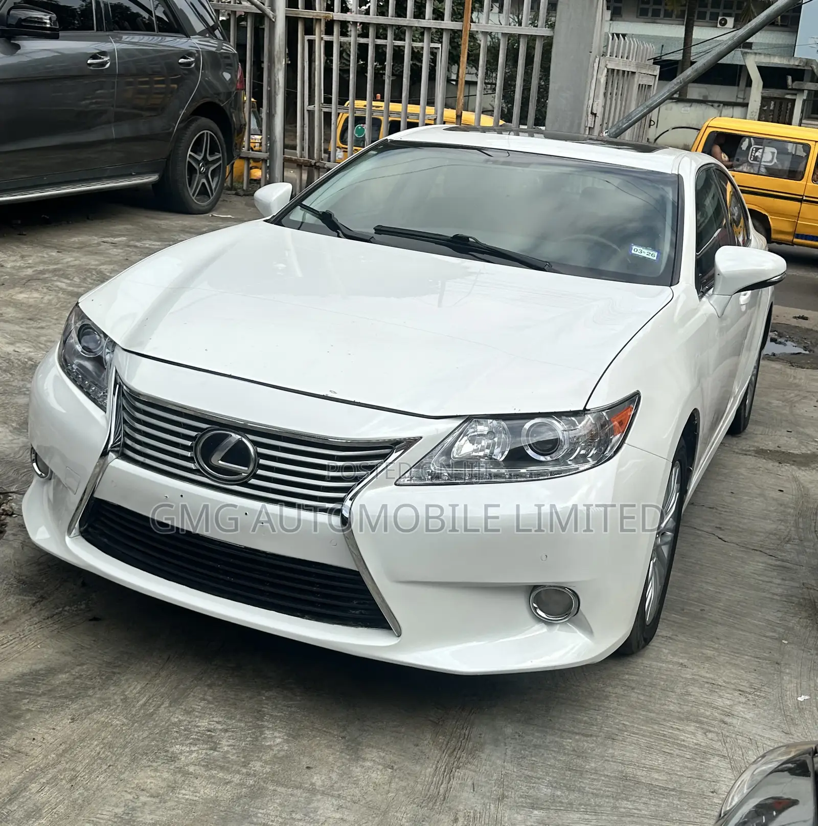 Lexus ES 350 FWD 2013 White