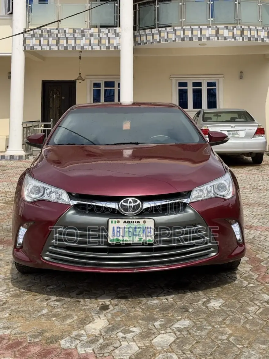 Toyota Camry 2016 Red