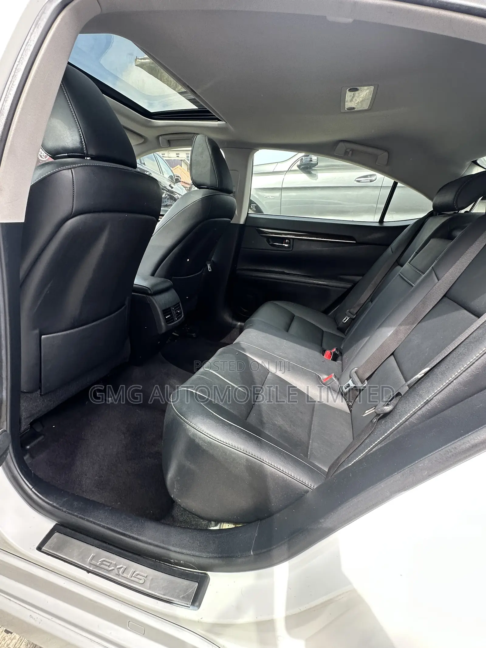 Lexus ES 350 FWD 2013 White