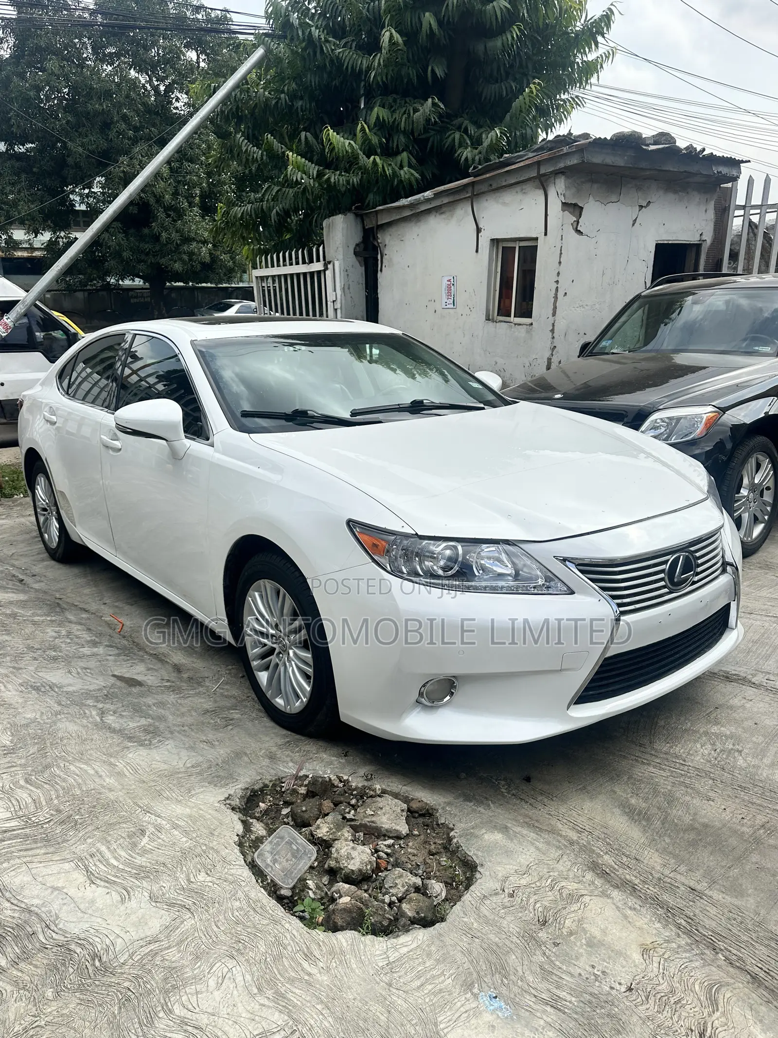 Lexus ES 350 FWD 2013 White