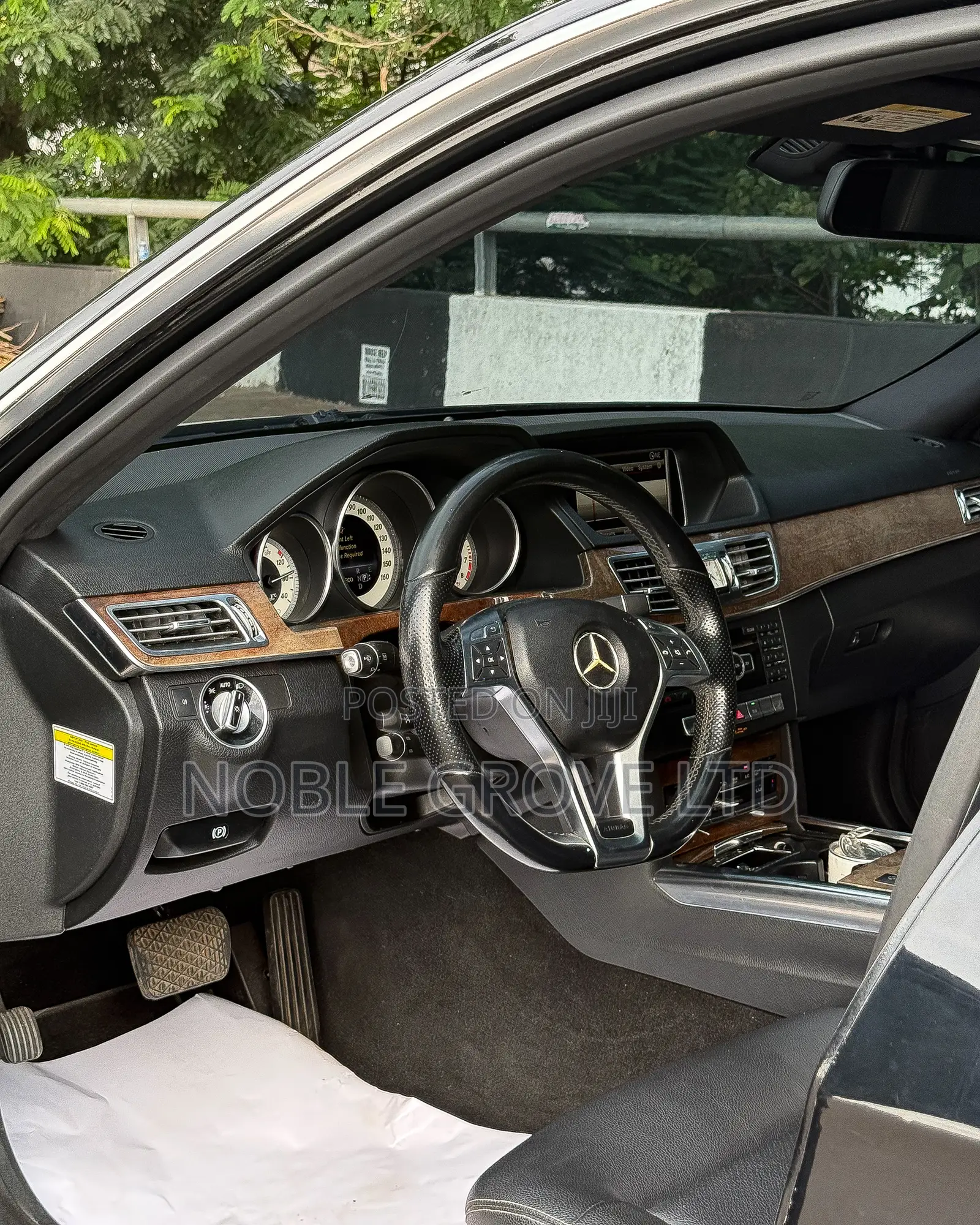 Mercedes-Benz E350 Base 4Matic Sedan AWD (3.5L 6cyl 7A) 2013 Black